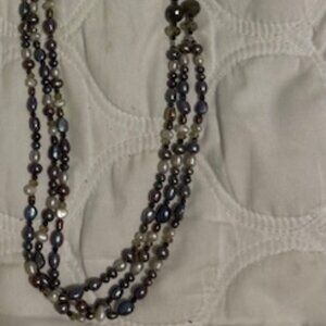 Women's beaded 18" necklace